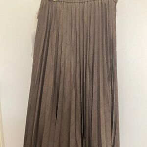 Uniqlo brand new pleated plaid skirt